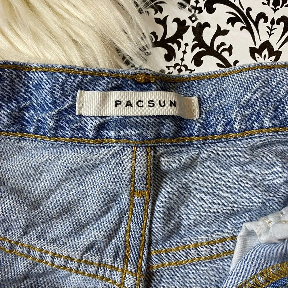 pacsun : size : 25 : ultra high-rise vintage denim distressed ripped jean shorts